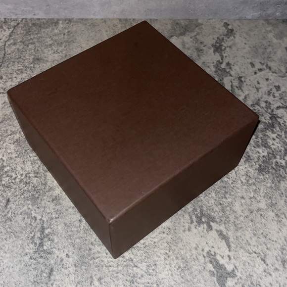 Louis Vuitton empty belt box - Picture 2 of 3